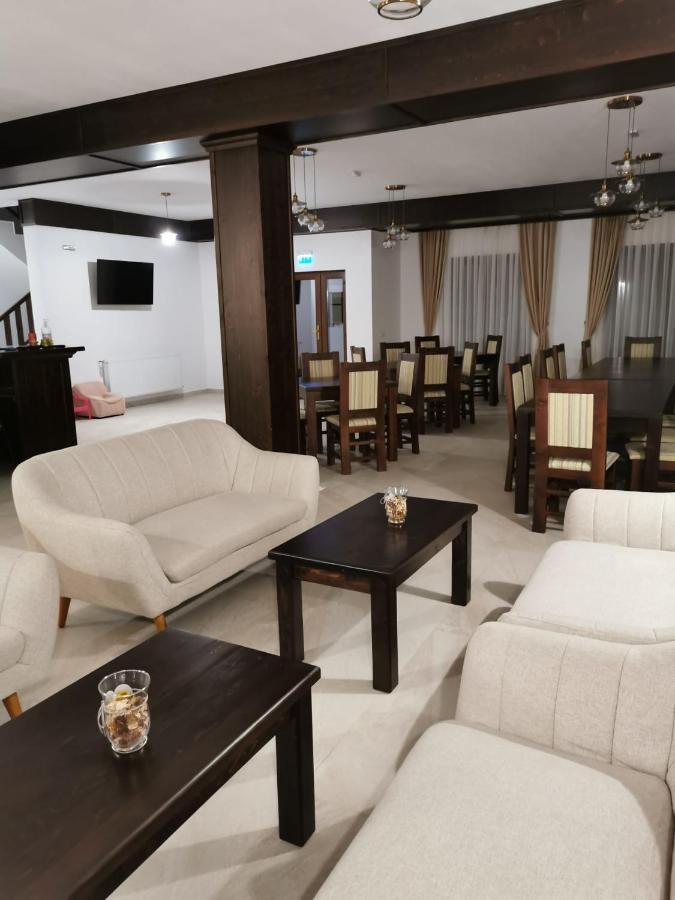 Hotel Mateo Transalpina à Săsciori Extérieur photo